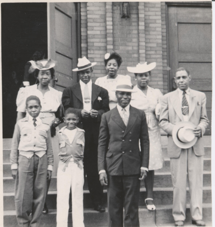 Len_and_Mary_Hope_family430